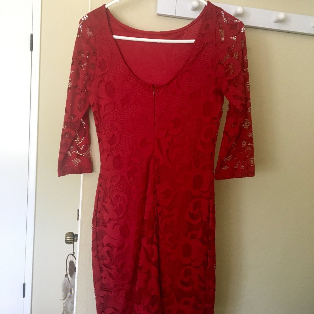 LuLus Body-con red laced long sleeve dress